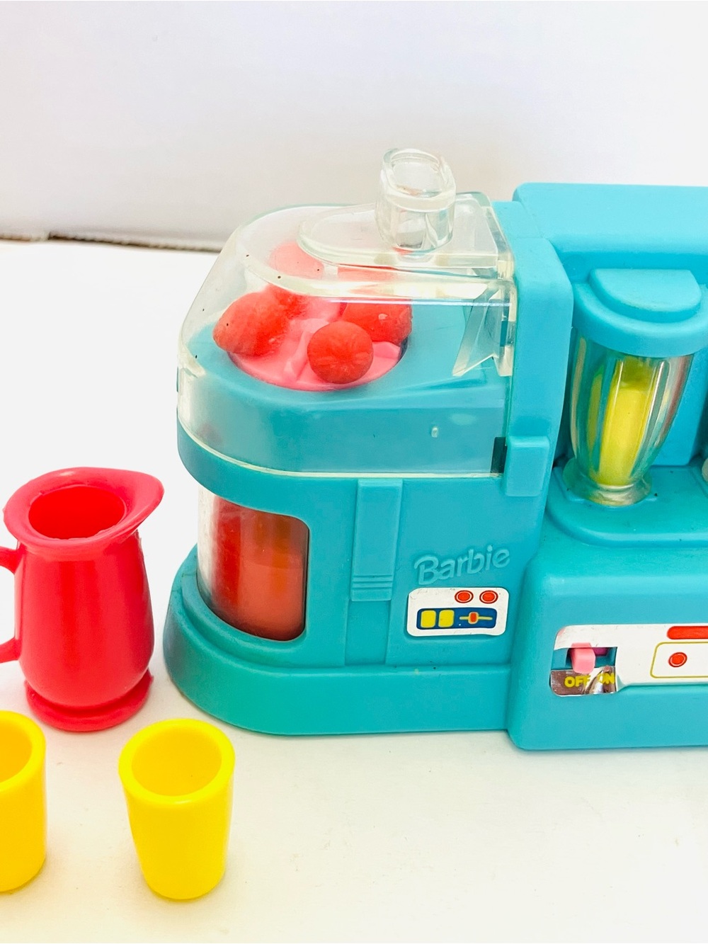 Barbie 1994 Magic Moves Wind Up Juicer Works Has Pitcher & 2 Cups Minor Wear - Picture 4 of 10